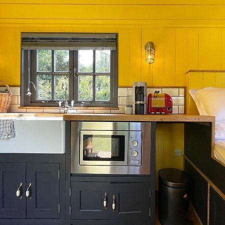 Old King William Shepherd Huts And Private Hot Tubs In North Norfolk Hunworth 외부 사진
