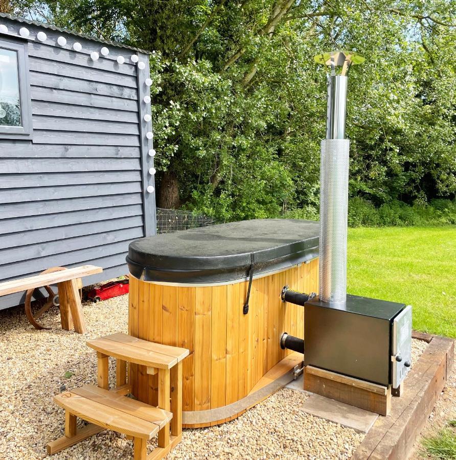 Old King William Shepherd Huts And Private Hot Tubs In North Norfolk Hunworth 외부 사진