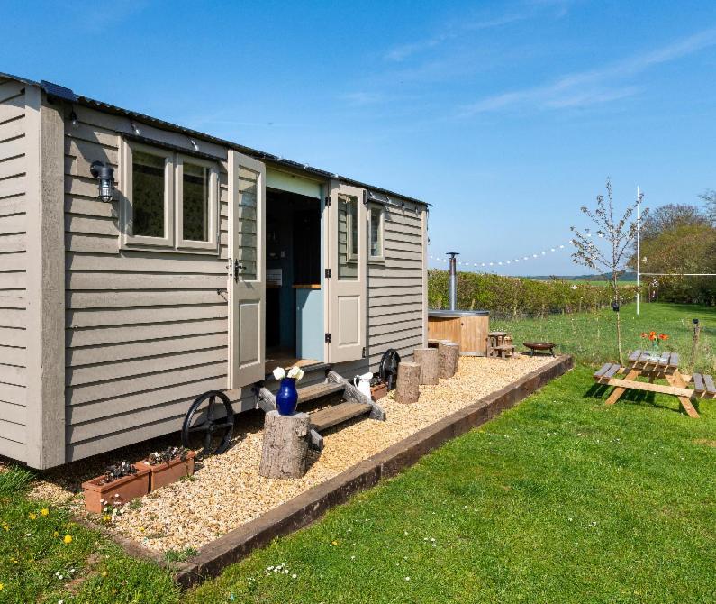 Old King William Shepherd Huts And Private Hot Tubs In North Norfolk Hunworth 외부 사진