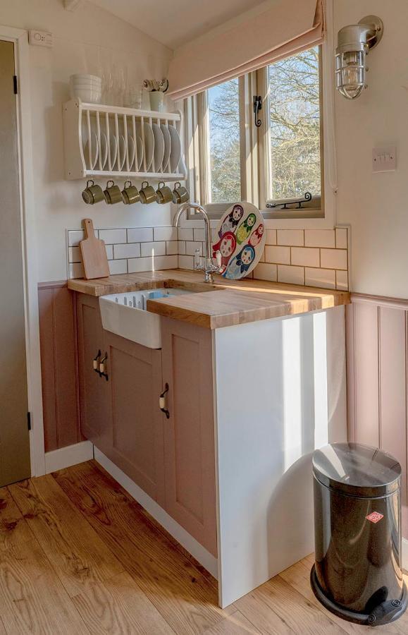 Old King William Shepherd Huts And Private Hot Tubs In North Norfolk Hunworth 외부 사진
