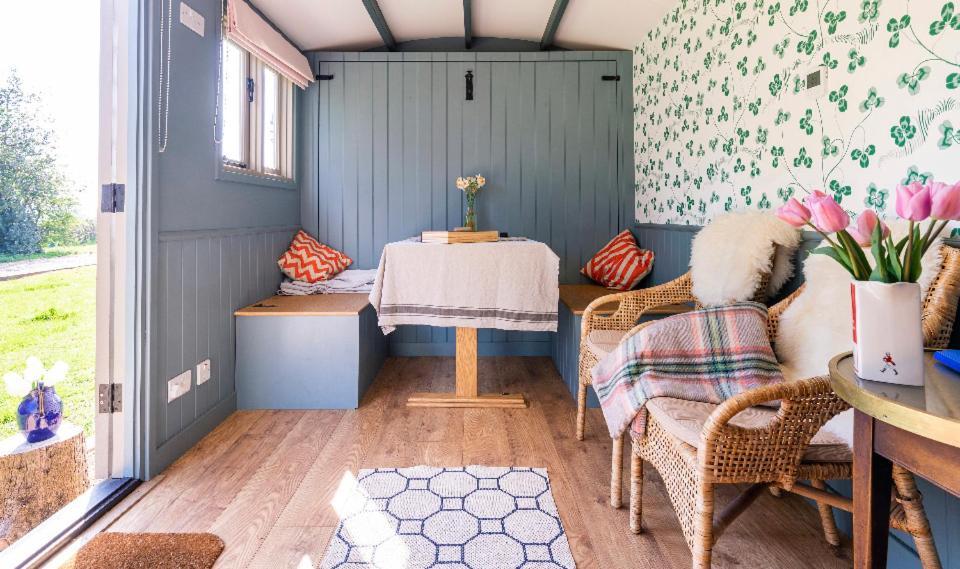 Old King William Shepherd Huts And Private Hot Tubs In North Norfolk Hunworth 외부 사진