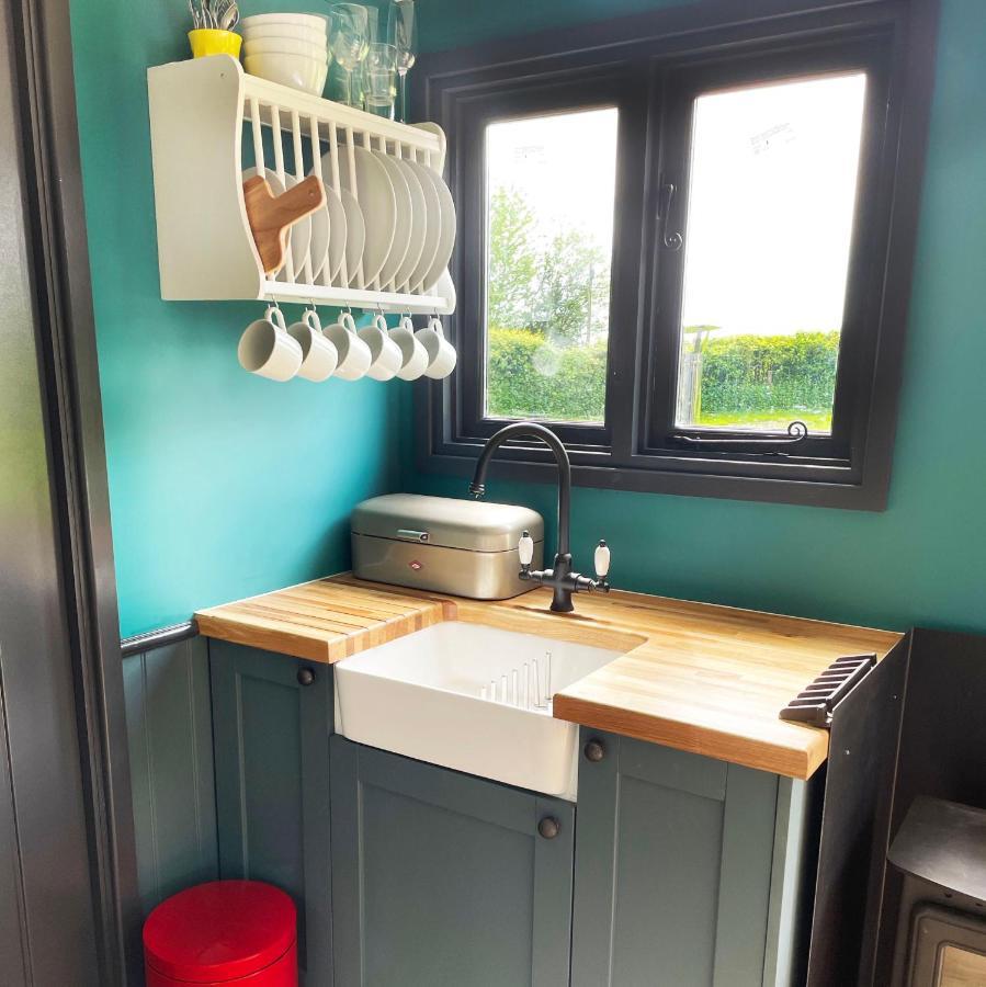 Old King William Shepherd Huts And Private Hot Tubs In North Norfolk Hunworth 외부 사진