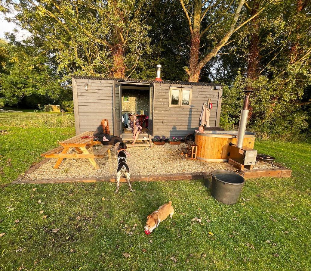 Old King William Shepherd Huts And Private Hot Tubs In North Norfolk Hunworth 외부 사진
