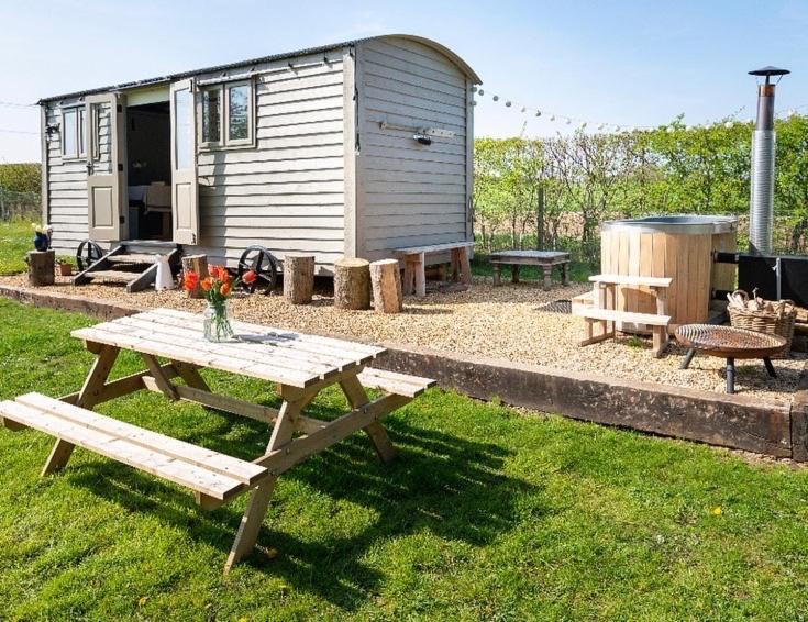 Old King William Shepherd Huts And Private Hot Tubs In North Norfolk Hunworth 외부 사진
