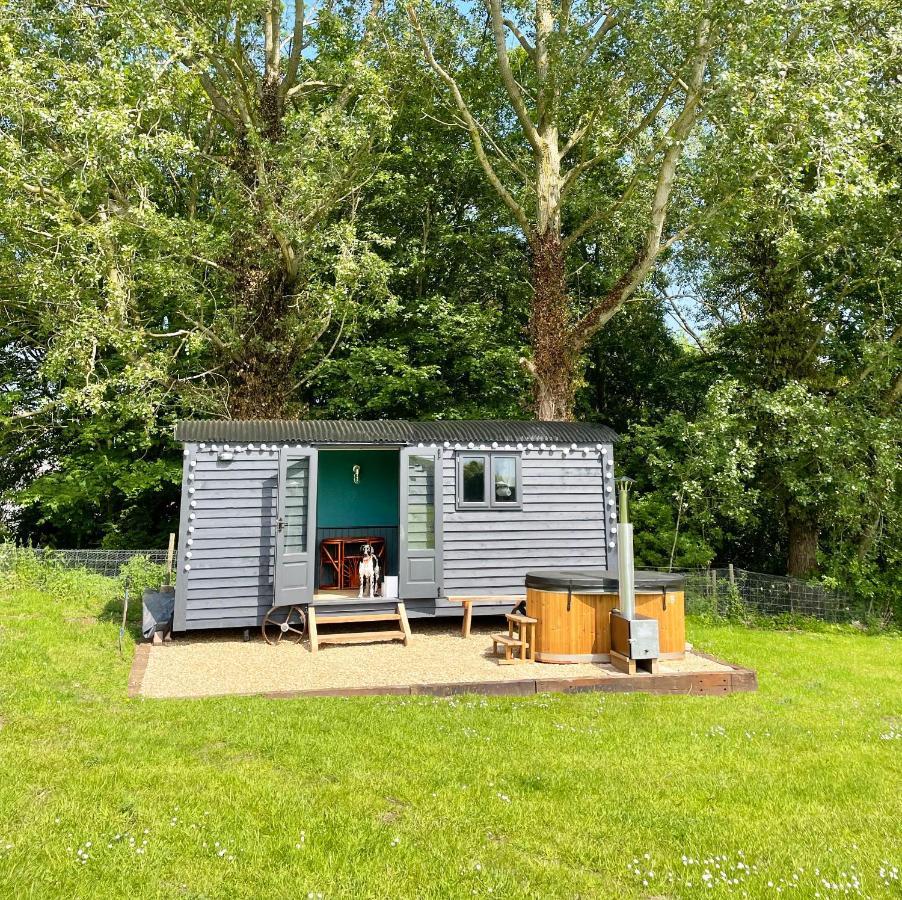 Old King William Shepherd Huts And Private Hot Tubs In North Norfolk Hunworth 외부 사진